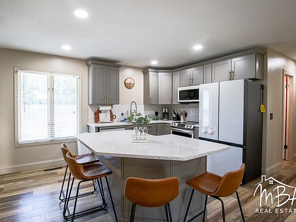 5th image of 2928 Loraine Pl
