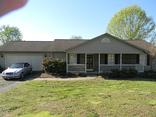 1st image of 140 Stoneledge Dr