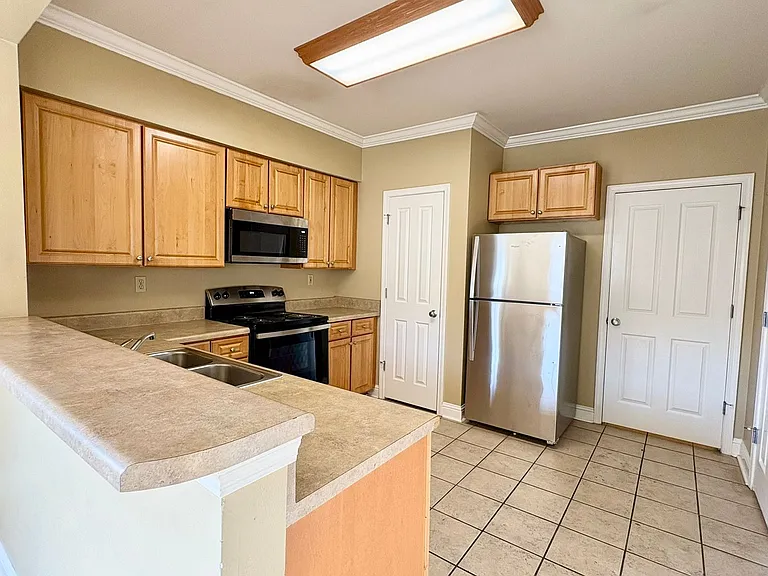 4441 Burbank Dr #108 — Photo 6