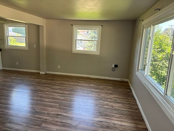 4th image of 3601 Crestview Dr