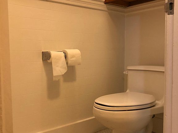 5th image of 652 33rd Ave #1