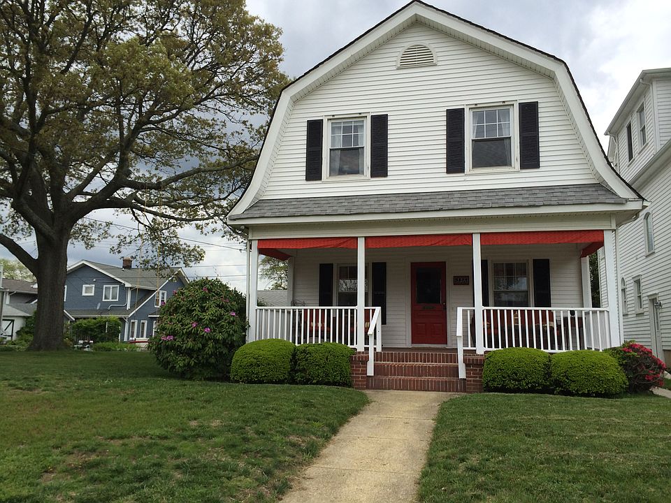 Ida's Seashore Colonial