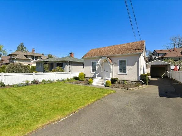1701 Stanley Ave, Victoria, BC V8R 3X1