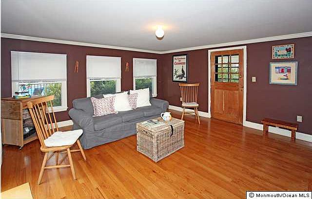 2nd image of 640 W Front Street