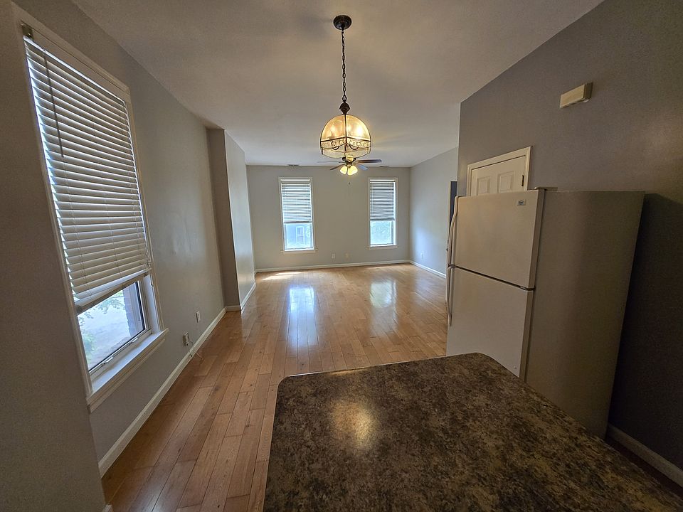 1st image of 3113 Magnolia Ave #2