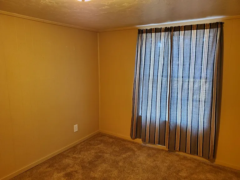1034 S Main St — Photo 10