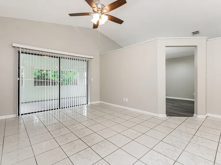 1418 Mona Dr — Photo 3