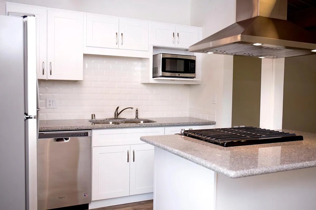 Harbor Villa Apartments — Photo 2