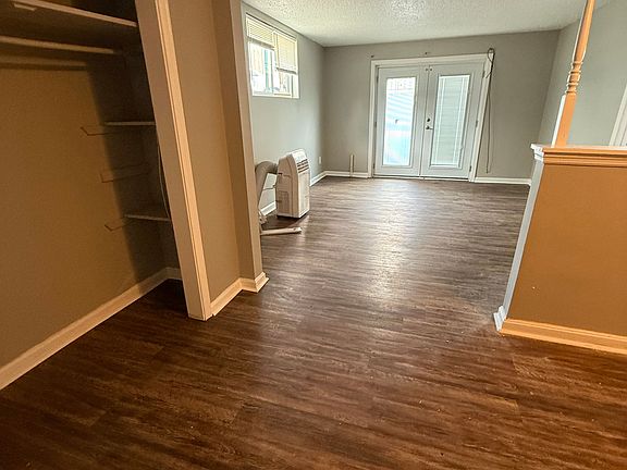 4th image of 1708D6 Jennifer Rd #D6