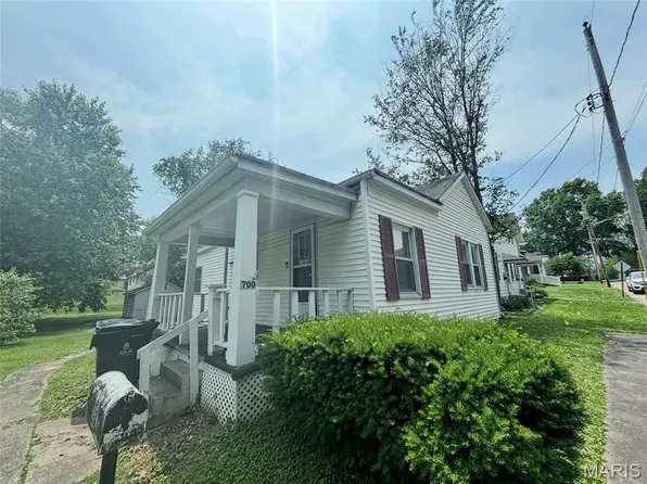 700 Blair Ave, Belleville, IL 62220