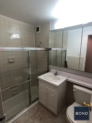 Rented by Bond New York | media 14