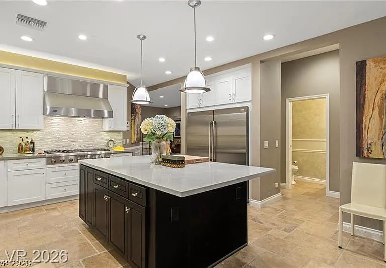 3160 Bel Air Dr — Photo 10