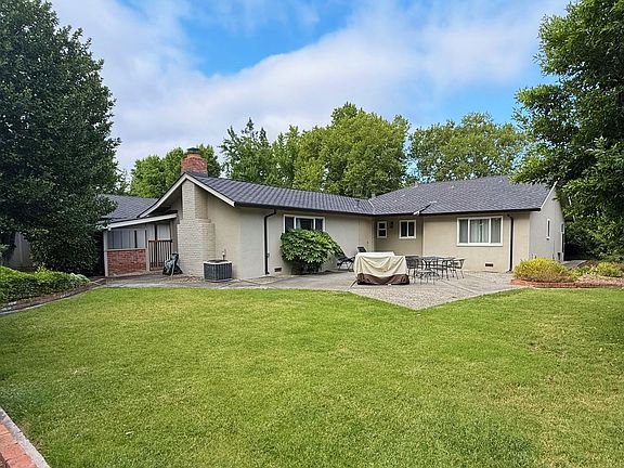 4th image of 1711 Cabana Dr