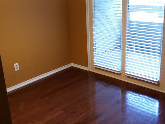 2nd image of 1300 Cantor Dr
