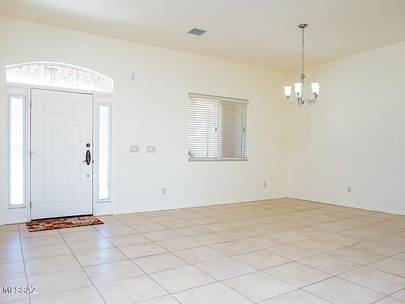 3rd image of 2589 Isla Bonita Dr