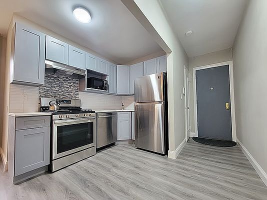 2nd image of 30-31 Hobart St #2I