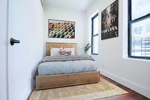 2nd image of 156 E 85th St #2R