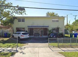 880 NW 2nd St #882, Miami, FL 33128