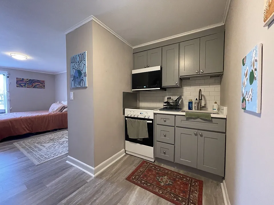 31 Western Ave #6