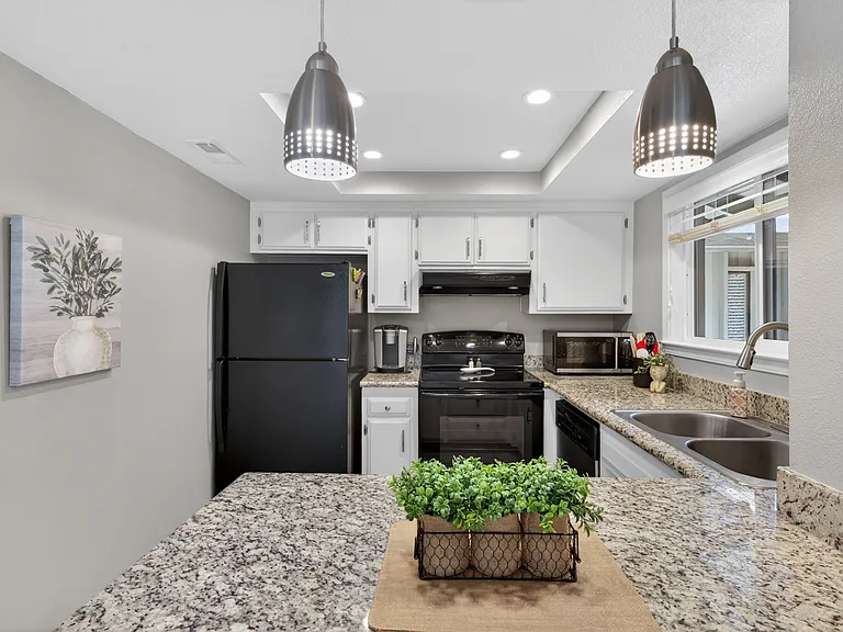 N Morgan Pl — Photo 12