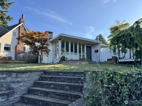 2558 30th Avenue W, Seattle, WA 98199