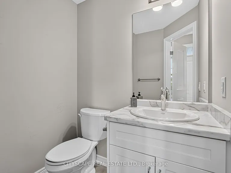 27 Lamb Cres — Photo 10