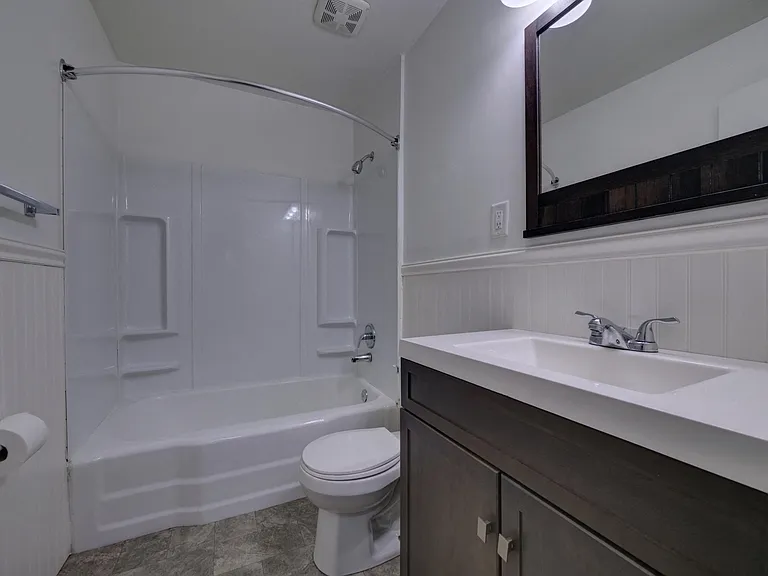 Riverhill Apartments — Photo 10