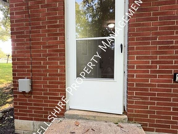 2nd image of 904 N Dupont Ave #2