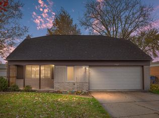 13620 Irvington Ct, Warren, MI 48088