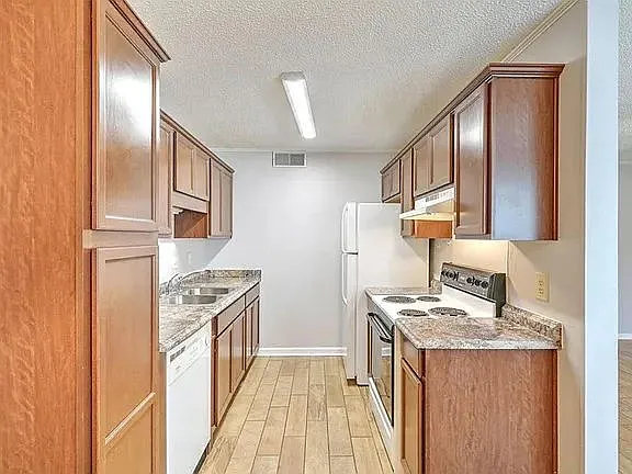 109 Elmwood Ave #A — Photo 15