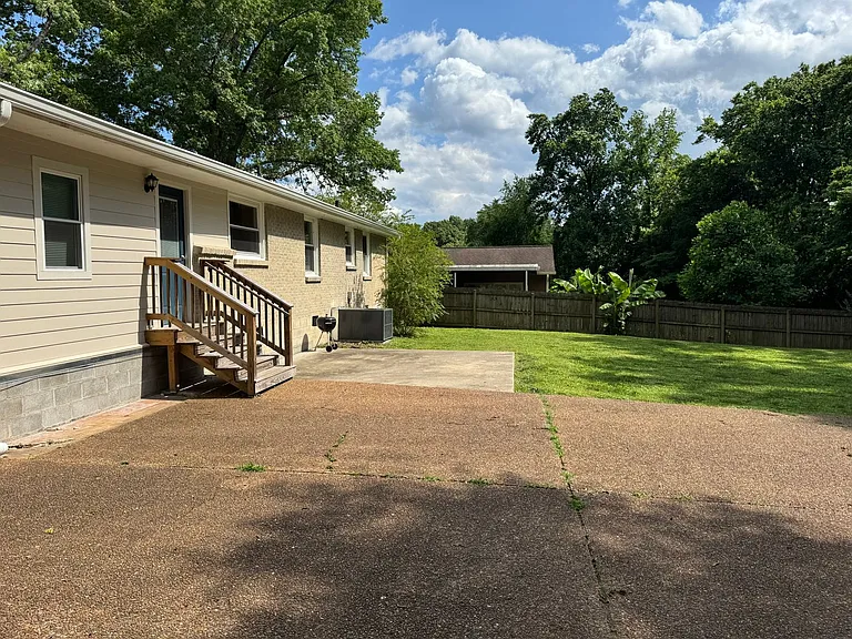 5015 Manuel Dr — Photo 29