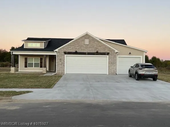 814 Avondale Dr, Alma, AR 72921