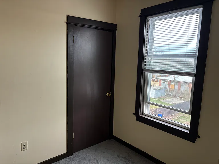 585 Wood Ave #3R — Photo 1