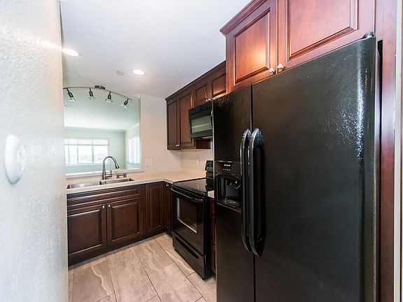 5th image of 2081 Whitman Way APT 424