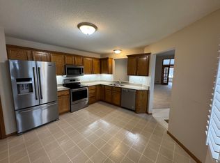 10827 Lexington Dr, Eden Prairie, MN 55344