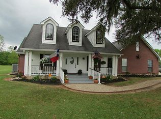 366 Mill Rd, Angleton, TX 77515