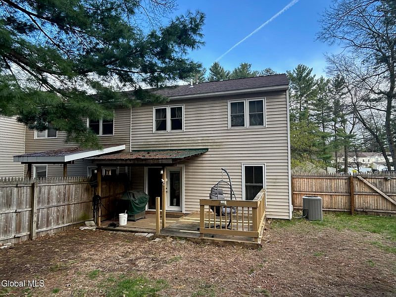 3rd image of 130 Deer Run Drive