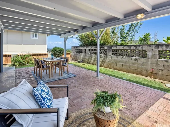 1355 Kina St, Kailua, HI 96734