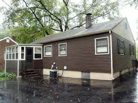 Home for Sale in Decatur, IL $49,877