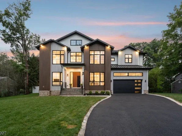 83 Falcon Rd, Livingston Twp., NJ 07039