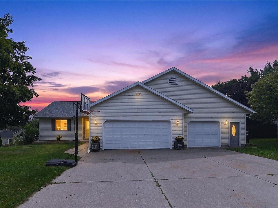 1st image of 423 Sunset Dr