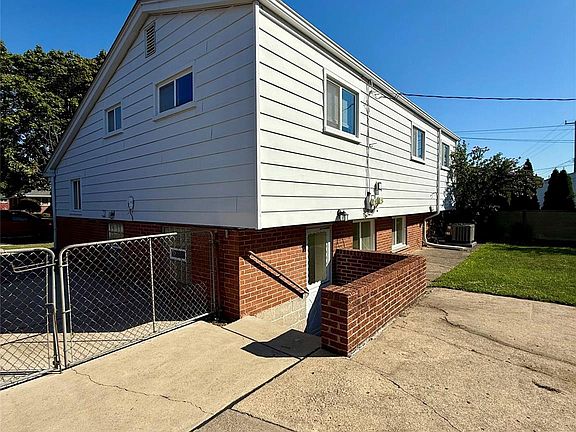 5th image of 3811 Syckelmoore St