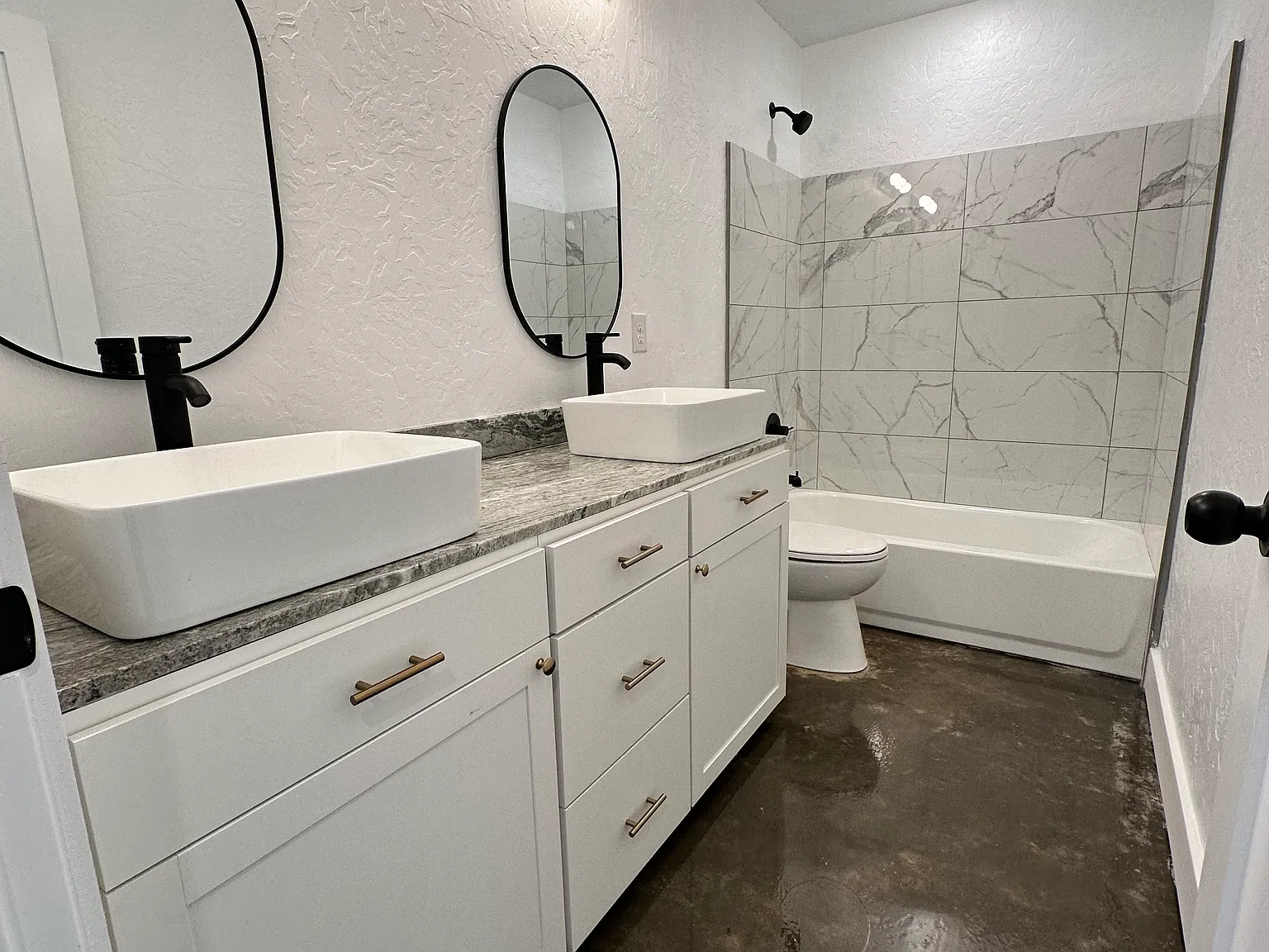 3419 S Garrett St — Photo 2