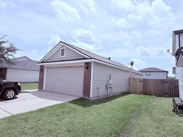 2617 Pompano Rd — Photo 3