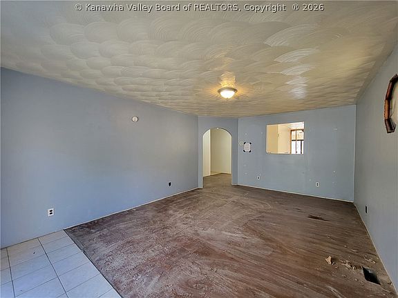 3rd image of 118 Lude Rd