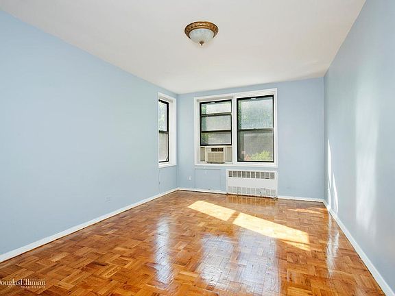 2nd image of 2550 Independence Ave APT 2H