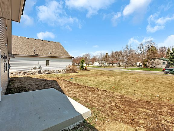 3rd image of 517 Graceview Dr