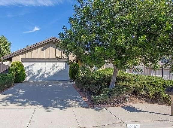 2nd image of 3987 Barcelona Pl