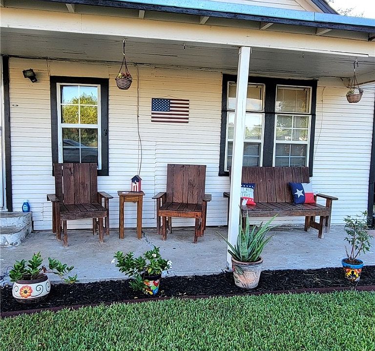 107 James St, Refugio, TX 78377 MLS 421762 Zillow