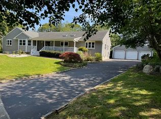 6 Tara Ct, Lake Grove, NY 11755